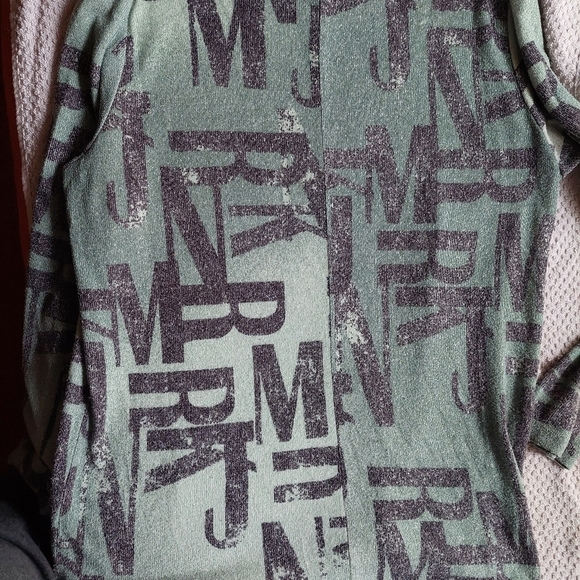 Sapphire Graffiti Long Sleeve Pullover Top - Picture 4 of 4